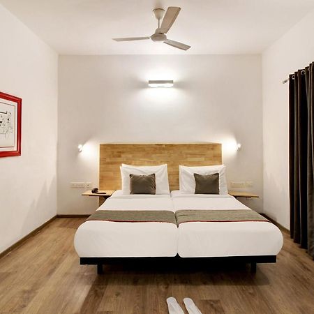 Oyo Townhouse 9 Hitech City Hyderabad Bagian luar foto