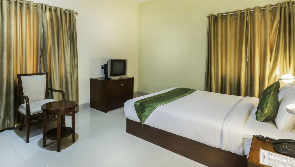 Oyo Townhouse 9 Hitech City Hyderabad Bagian luar foto