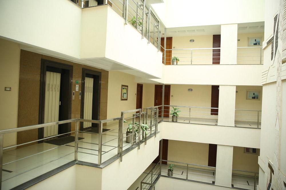Oyo Townhouse 9 Hitech City Hyderabad Bagian luar foto