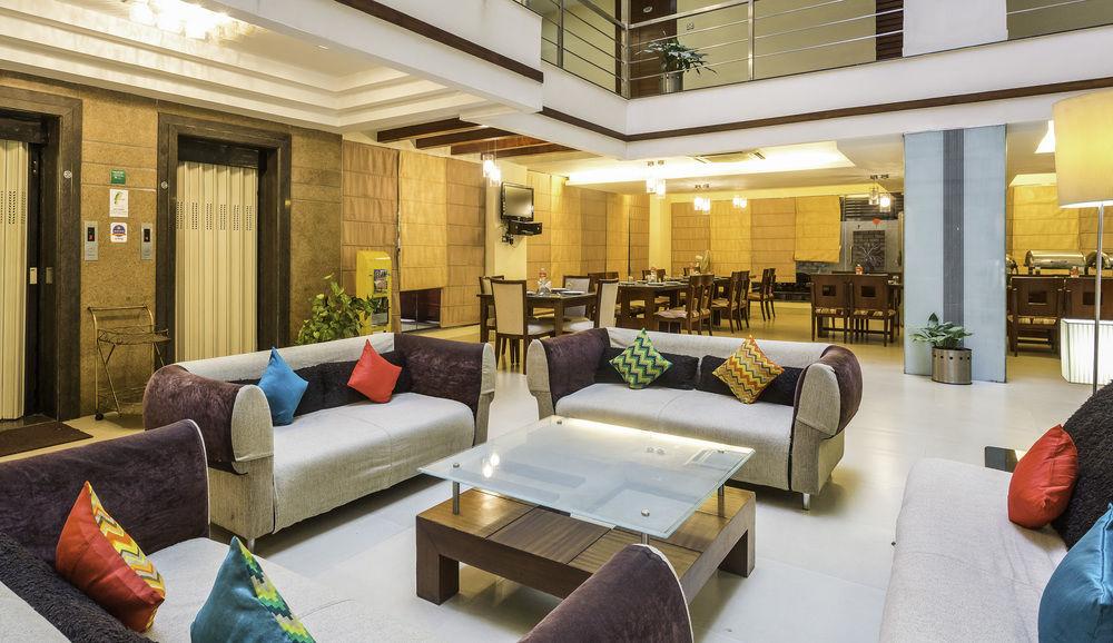 Oyo Townhouse 9 Hitech City Hyderabad Bagian luar foto