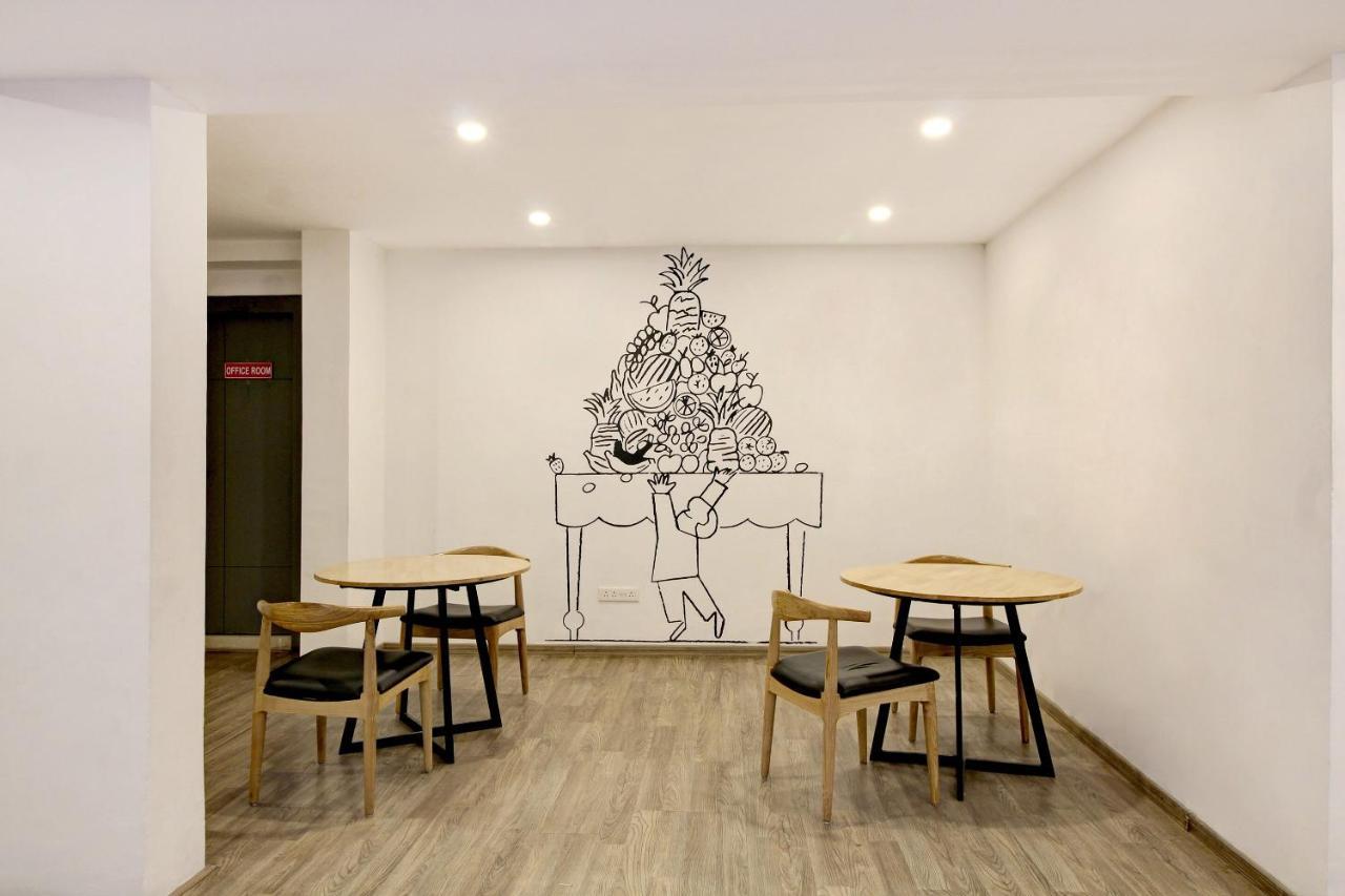 Oyo Townhouse 9 Hitech City Hyderabad Bagian luar foto