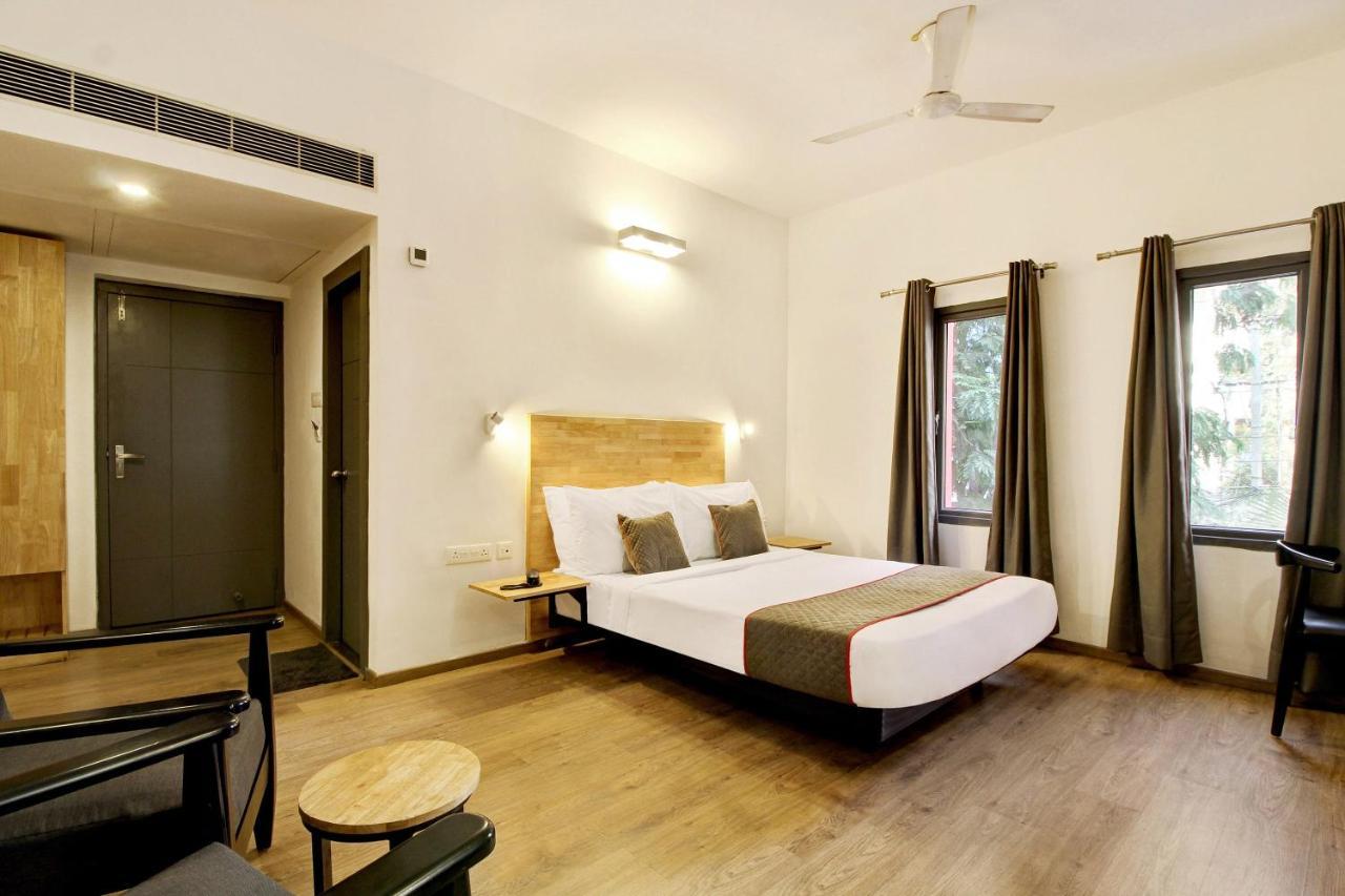 Oyo Townhouse 9 Hitech City Hyderabad Bagian luar foto