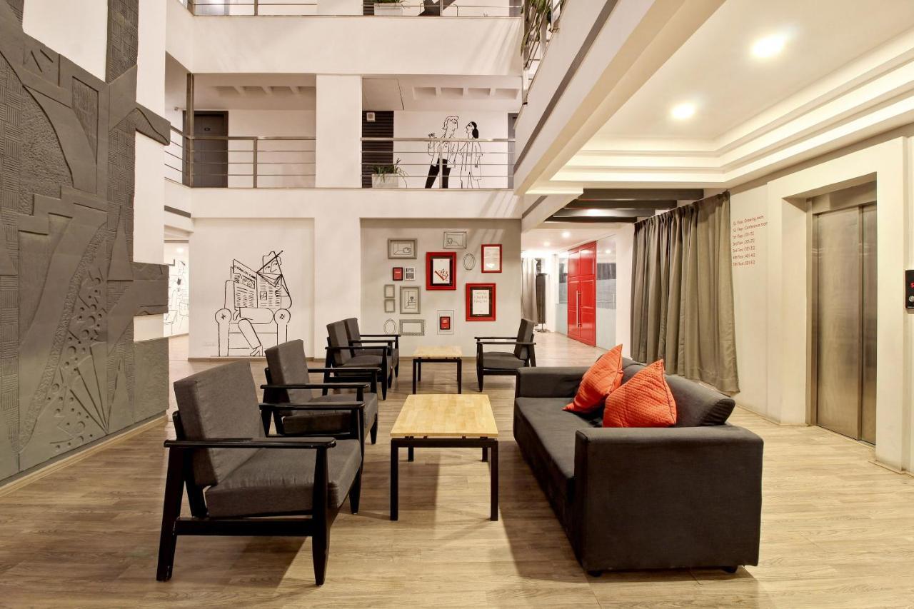 Oyo Townhouse 9 Hitech City Hyderabad Bagian luar foto