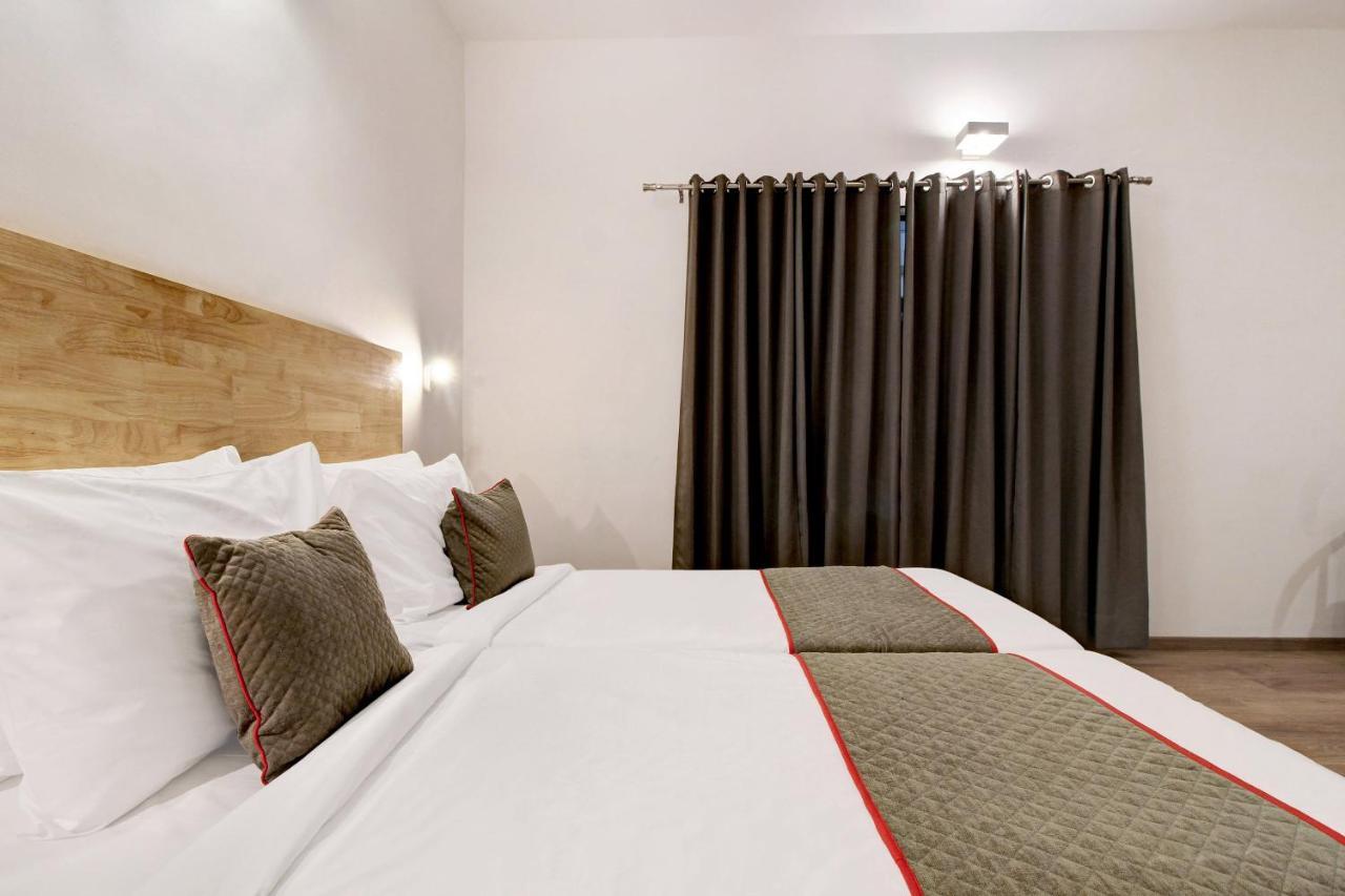 Oyo Townhouse 9 Hitech City Hyderabad Bagian luar foto