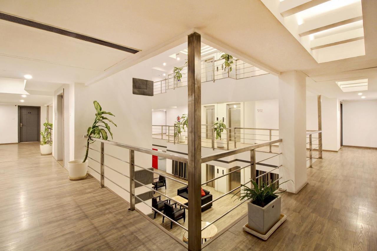 Oyo Townhouse 9 Hitech City Hyderabad Bagian luar foto