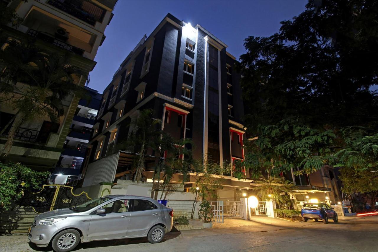 Oyo Townhouse 9 Hitech City Hyderabad Bagian luar foto